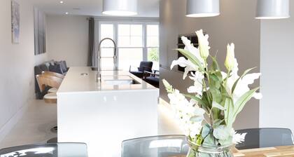 Fabulous Central Windsor Town House