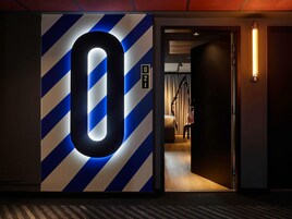 Comfort Room, 1 Double Bed | Premium bedding, pillowtop beds, minibar, in-room safe