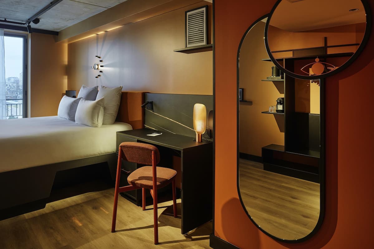Premium bedding, pillow-top beds, minibar, in-room safe