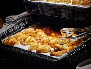 Daily continental breakfast for a fee