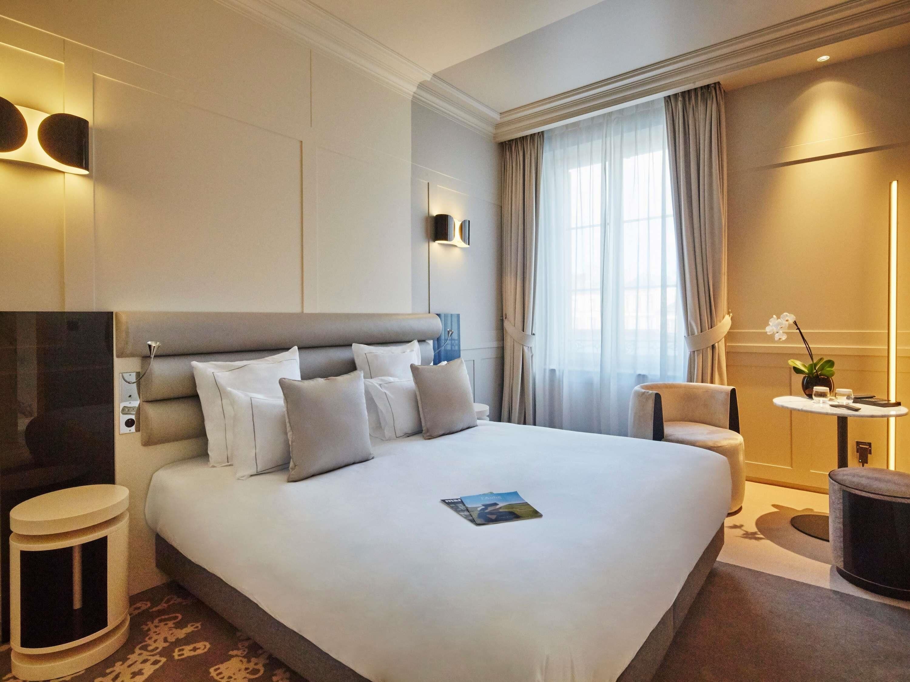 Premium bedding, minibar, in-room safe, soundproofing