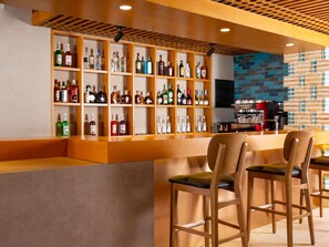 2 bares o lounges 