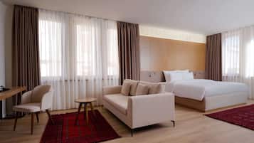 Habitación (Privilege Room - 1 double bed) | Ropa de cama hipoalergénica y caja de seguridad en la habitación