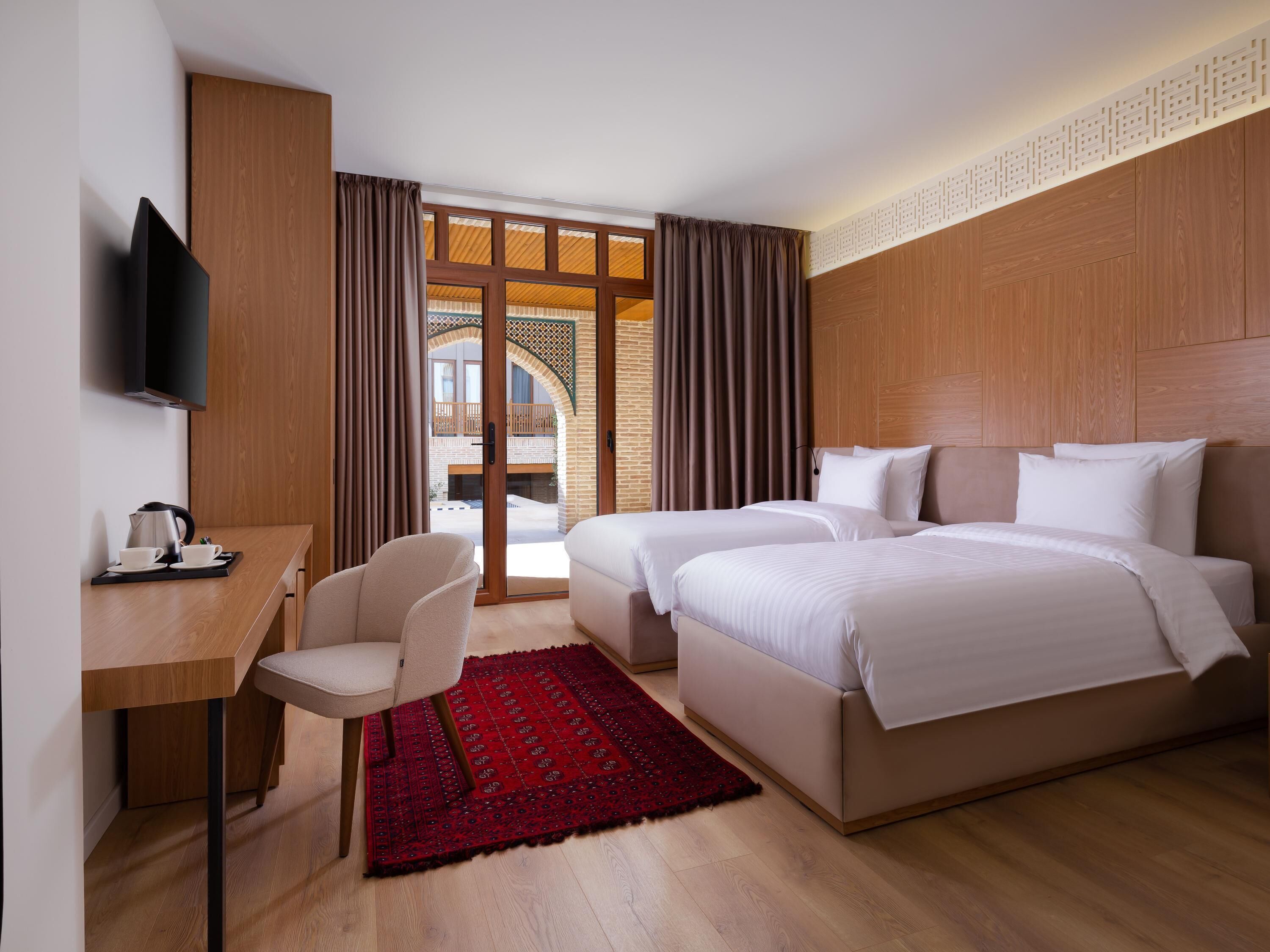 Quarto clássico, 2 camas de solteiro | Roupas de cama antialérgicas, cofres nos quartos, escrivaninha