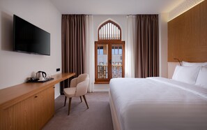 Superior Room, 1 Katil Kelamin (Double) | Peralatan tempat tidur hipoalergenik, peti besi dalam bilik, meja 