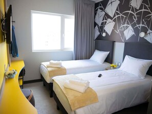 Standard Room, 2 Twin Beds | In-room safe, desk, laptop workspace, blackout drapes - Ibis Styles Antofagasta (Antofagasta)