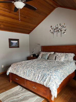 3 bedrooms, travel cot, free WiFi, bed sheets