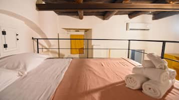 Family Room, 1 Queen Bed with Sofa bed, Kitchen, Courtyard Area | 1 bedroom, Egyptian cotton sheets, premium bedding, down comforters