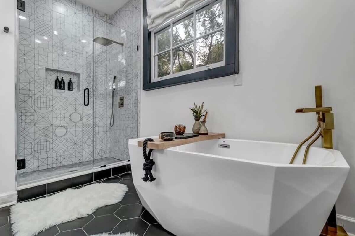 Bathtub, hair dryer, towels