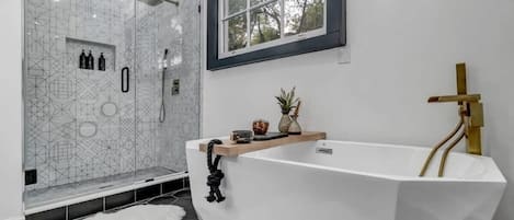 Bathtub, hair dryer, towels