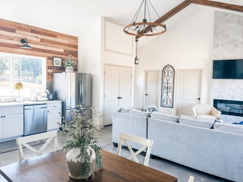 NEW J&K's House #1 just mins from DeGray Lake!