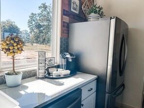 Réfrigérateur, micro-ondes, four, lave-vaisselle