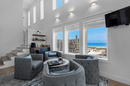 Tuscan Sun 🌞 Gulf View Retreat w/ Pool, Elevator + Game Room | Event-Friendly