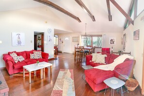 TV, fireplace, books - Walk to Beach, Spacious Backyard (Lake Ariel)