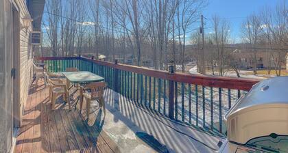 Walk to Beach, Spacious Backyard