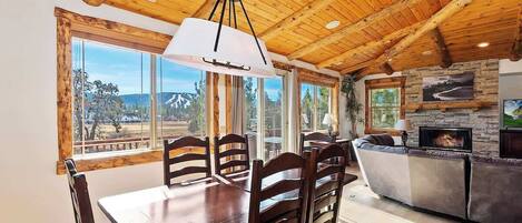 Televisión, chimenea, oficina