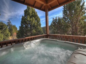 Tina de hidromasaje al aire libre