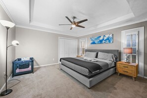 5 bedrooms, desk, iron/ironing board, travel cot