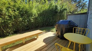 Outdoor dining - stylish guesthouse walking distance to icww (Wilmington)