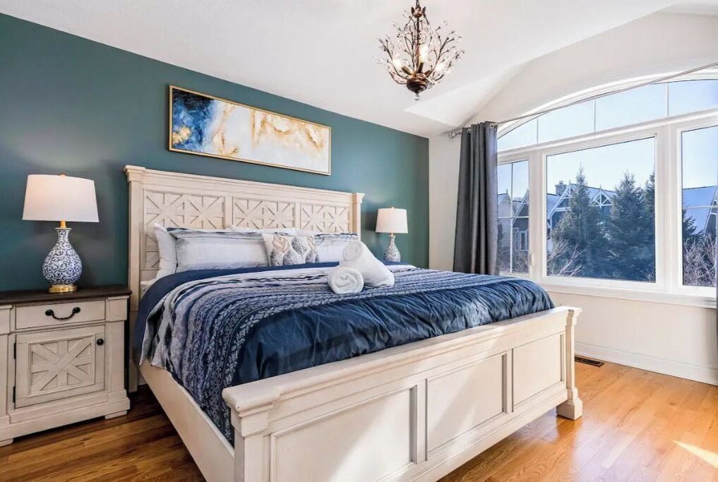 3 عدّة غرف نوم ومكتب ومكواة/لوح كي وسرير سفر