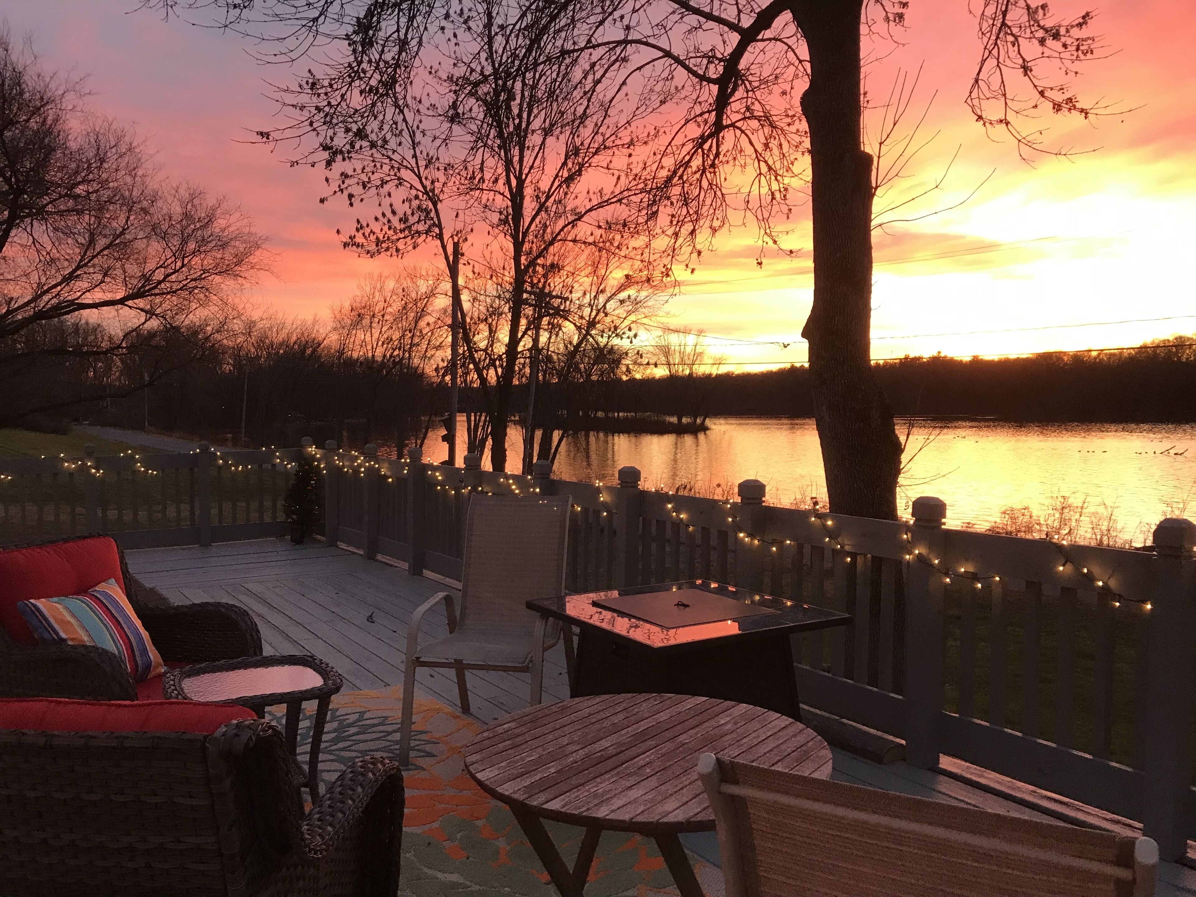 Sunny 2 BR 2 Bath Home on the Hudson River /Empire State Trail 