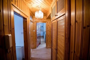 Interior - Glen Nevis View, Fort William (Fort William)