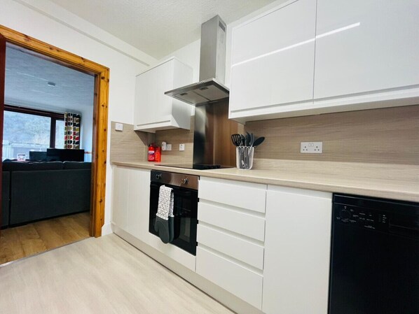 Fridge, microwave, oven, dishwasher