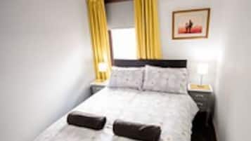 2 bedrooms, iron/ironing board, WiFi, bed sheets