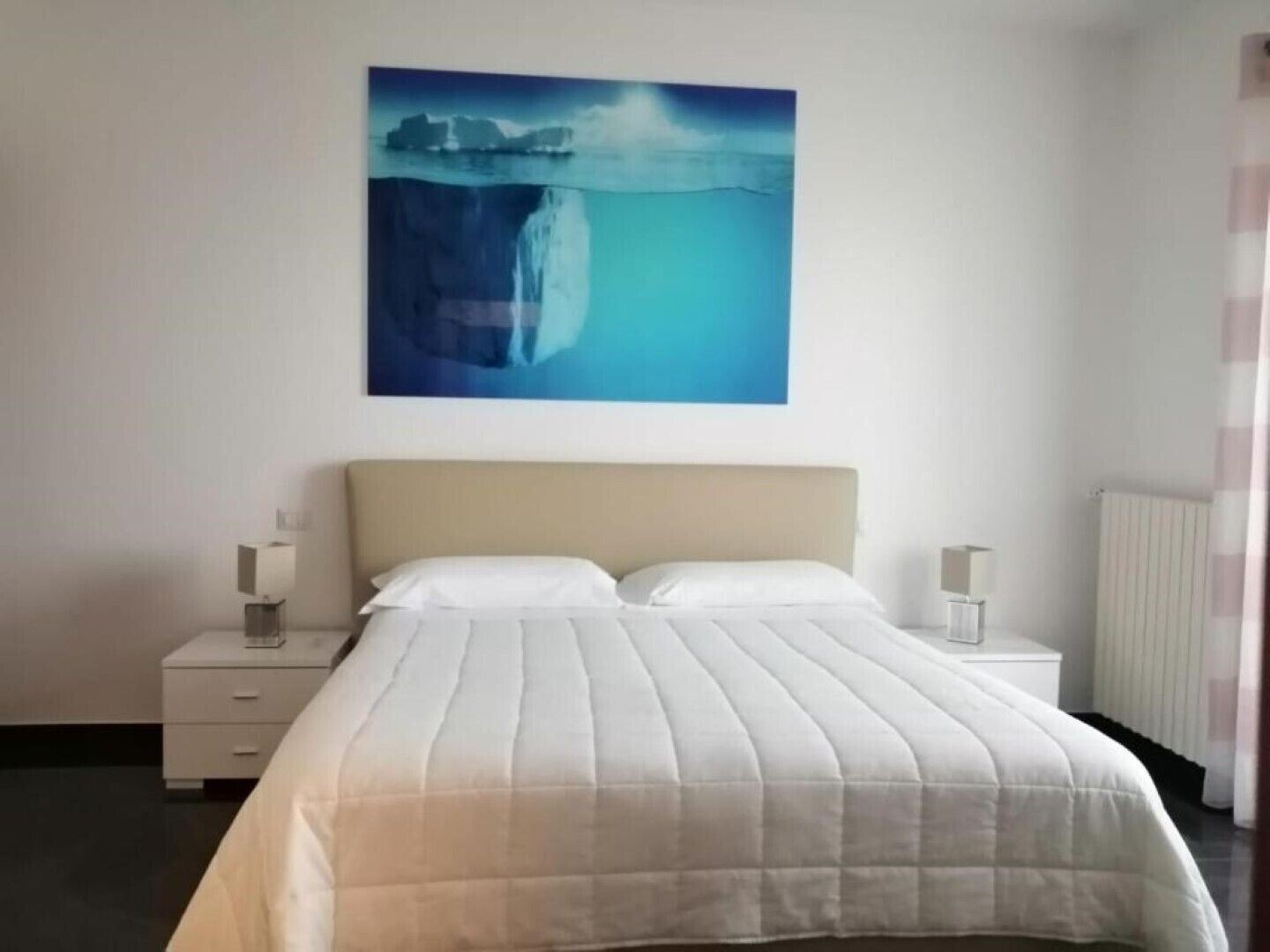 4 Schlafzimmer, Schreibtisch, Reisekinderbett, kostenloses WLAN