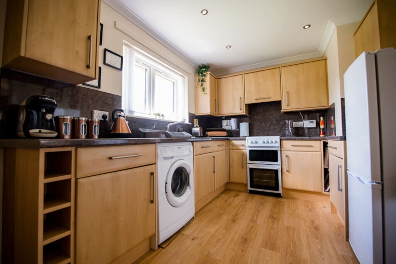 Kühlschrank, Mikrowelle, Ofen, Toaster