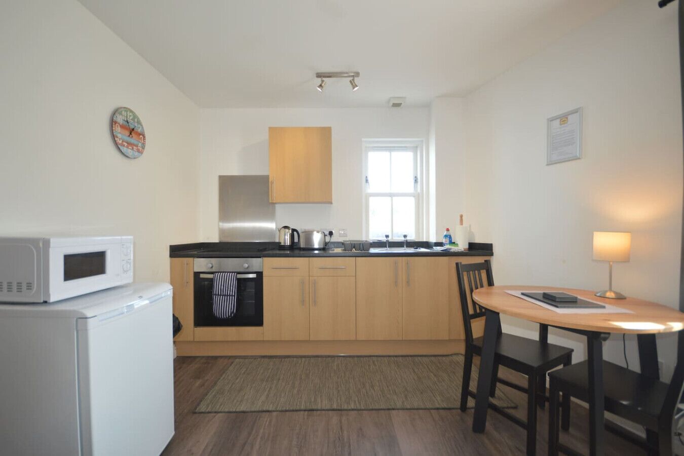 Fridge, microwave, oven, coffee/tea maker