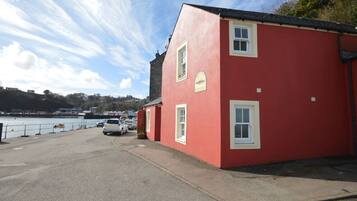 Third-party on-site parking