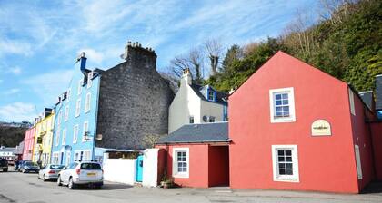 Eagle Ensuite Room located on Tobermory High Street