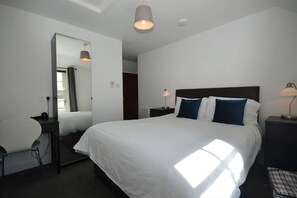 1 bedroom, iron/ironing board, travel cot, WiFi