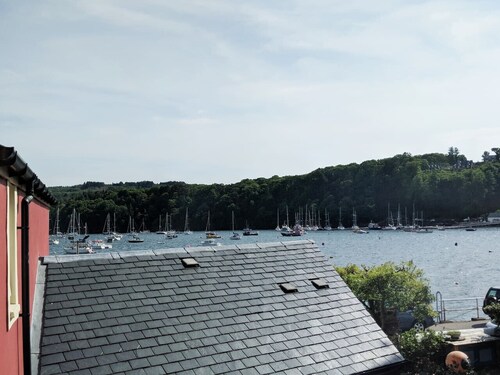 Dolphin Apartment located on Tobermory High Street