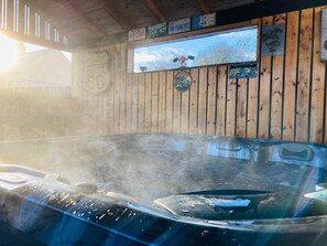 Indoor spa tub