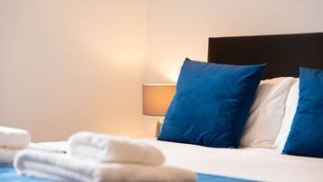 1 habitación, tabla de planchar con plancha, wifi y ropa de cama