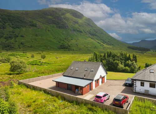 Achintee Cottages No 1