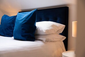 2 bedrooms, desk, iron/ironing board, travel cot