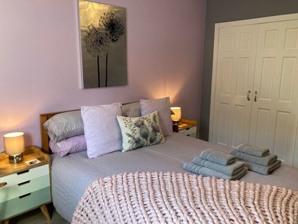 1 chambre, fer et planche à repasser, Wi-Fi, draps fournis