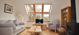 Tall Pines Apartment