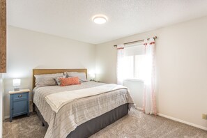 4 bedrooms, desk, iron/ironing board, travel cot