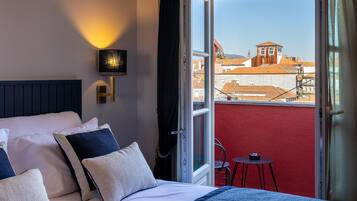 Minibar, coffres-forts dans les chambres, bureau, chambres insonorisées