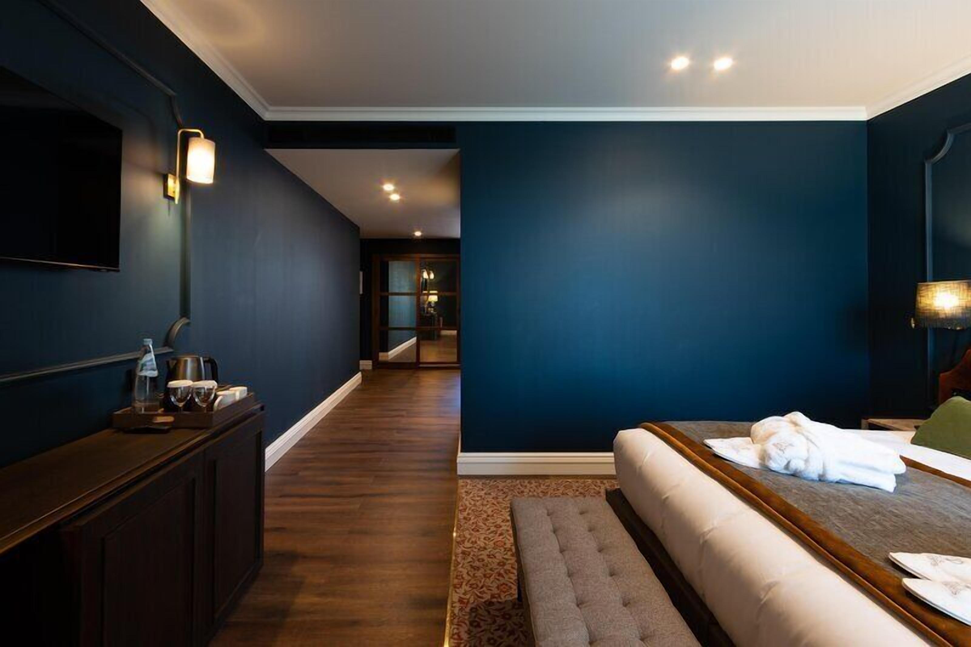 Minibar, in-room safe, desk, soundproofing