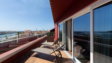 Minibar, in-room safe, desk, soundproofing