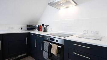 Fridge, microwave, oven, coffee/tea maker