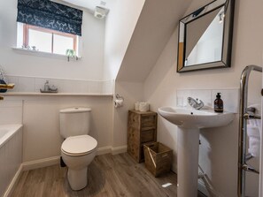 Hair dryer - Old Distillery Apartment in Fort William (Fort William)