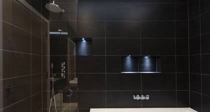 Stunning Central Windsor Town House