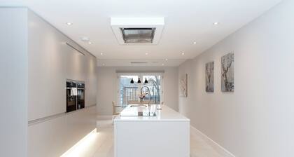 Stunning Central Windsor Town House