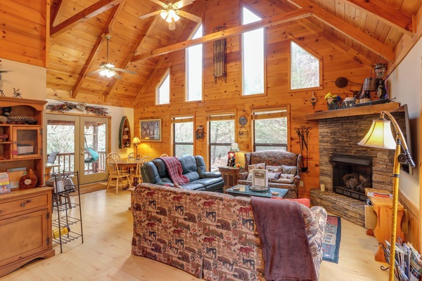 McCaysville Vacation Rental | 2BR | 2.5 BA | Stairs Required | 1,100 Sq Ft